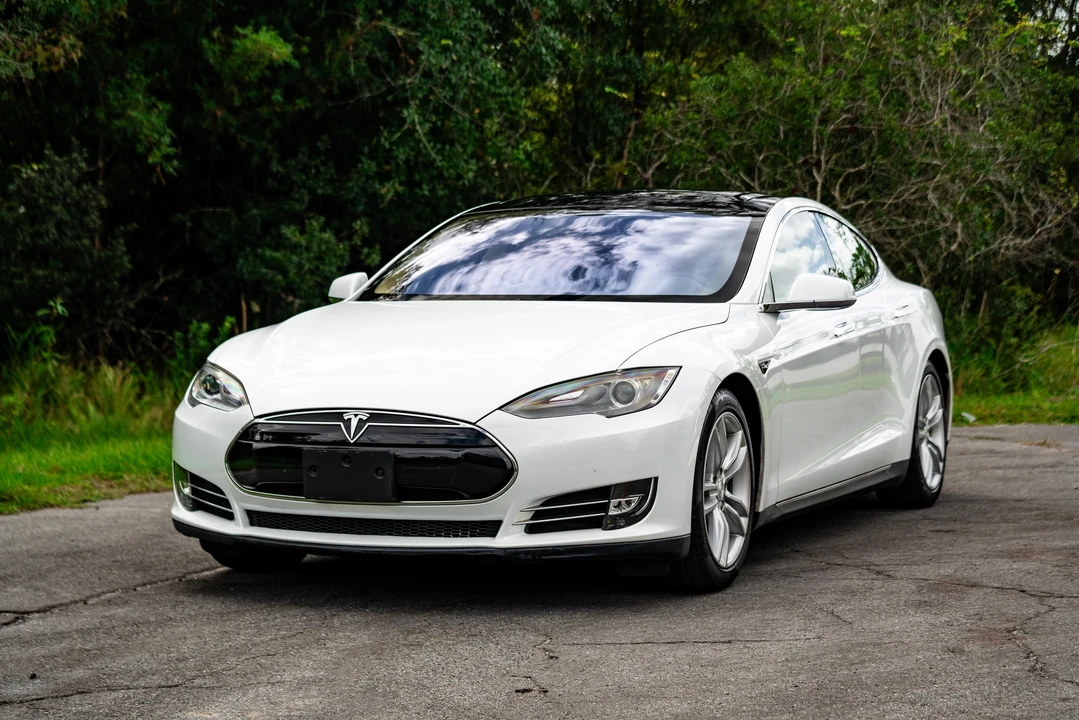 2012 Tesla Model S - Image 8 of 31