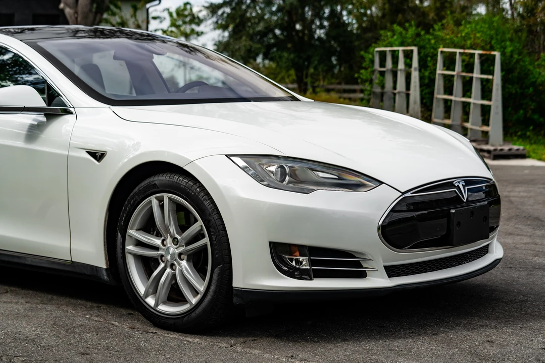 2012 Tesla Model S - Image 28 of 31