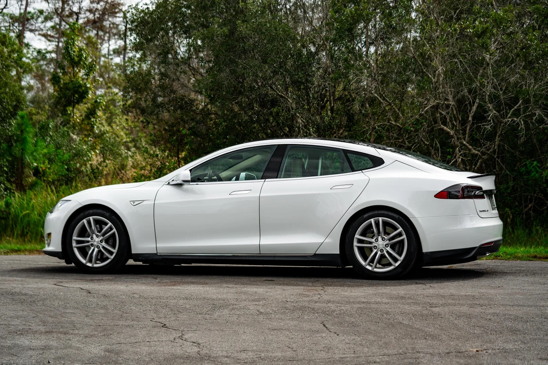 2012 Tesla Model S - Image 14 of 31