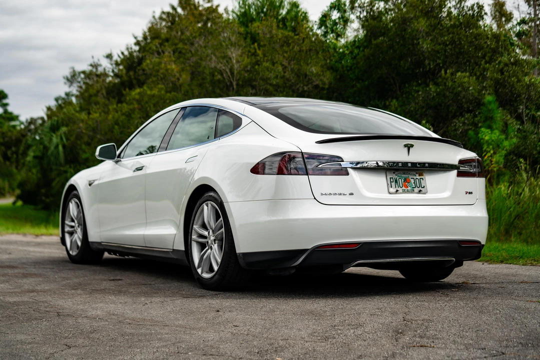 2012 Tesla Model S - Image 17 of 31
