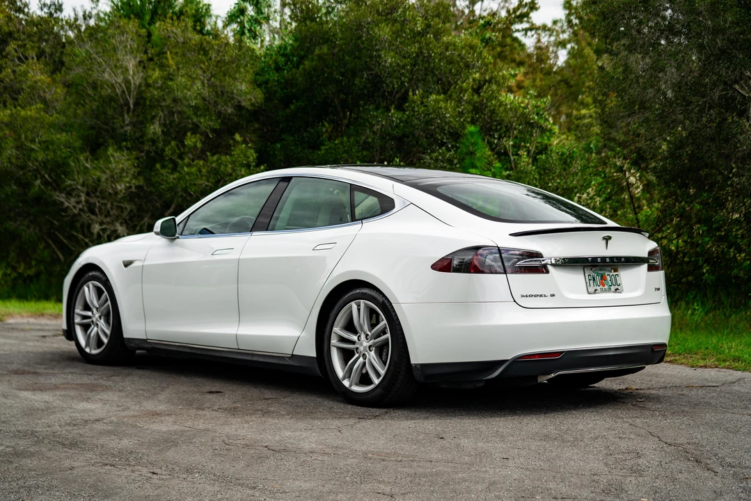 2012 Tesla Model S - Image 16 of 31