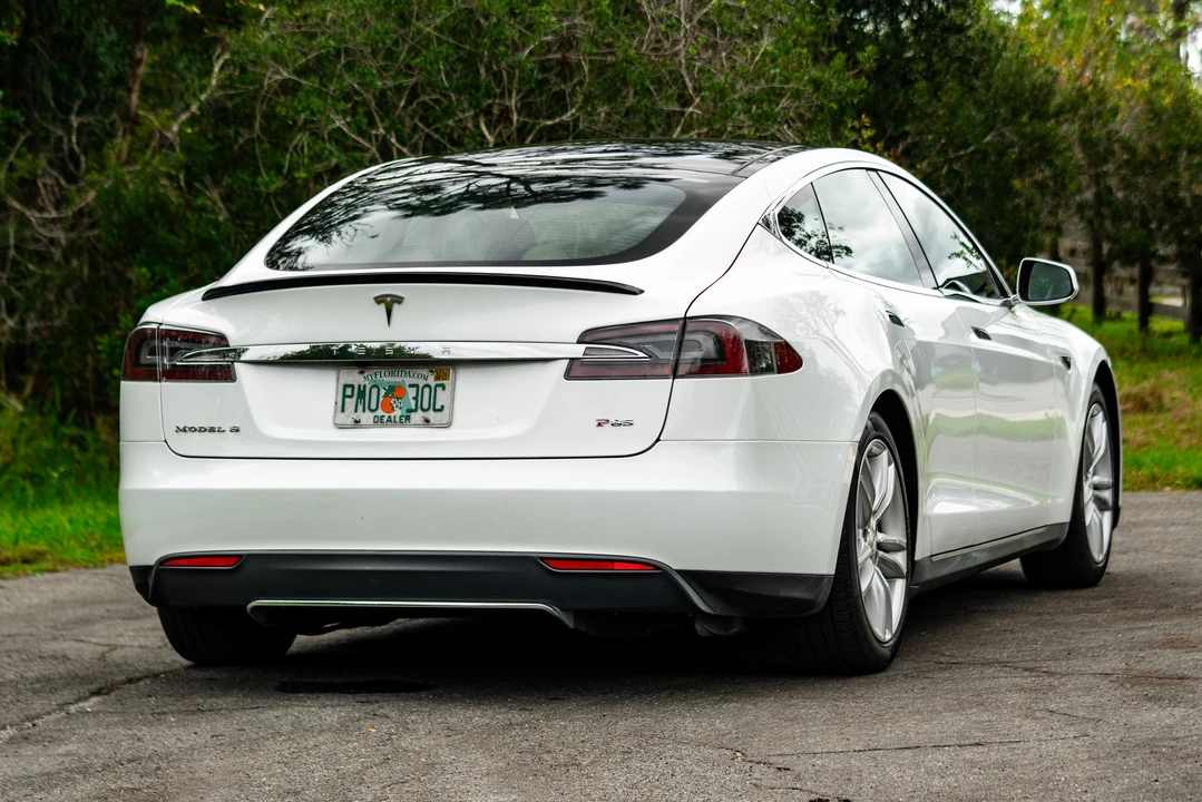 2012 Tesla Model S - Image 19 of 31