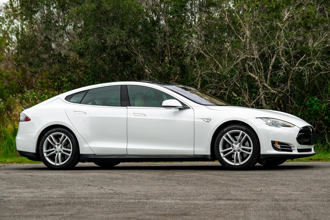 2012 Tesla Model S - Image 23 of 31