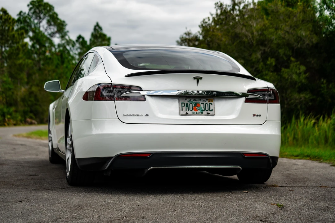 2012 Tesla Model S - Image 18 of 31