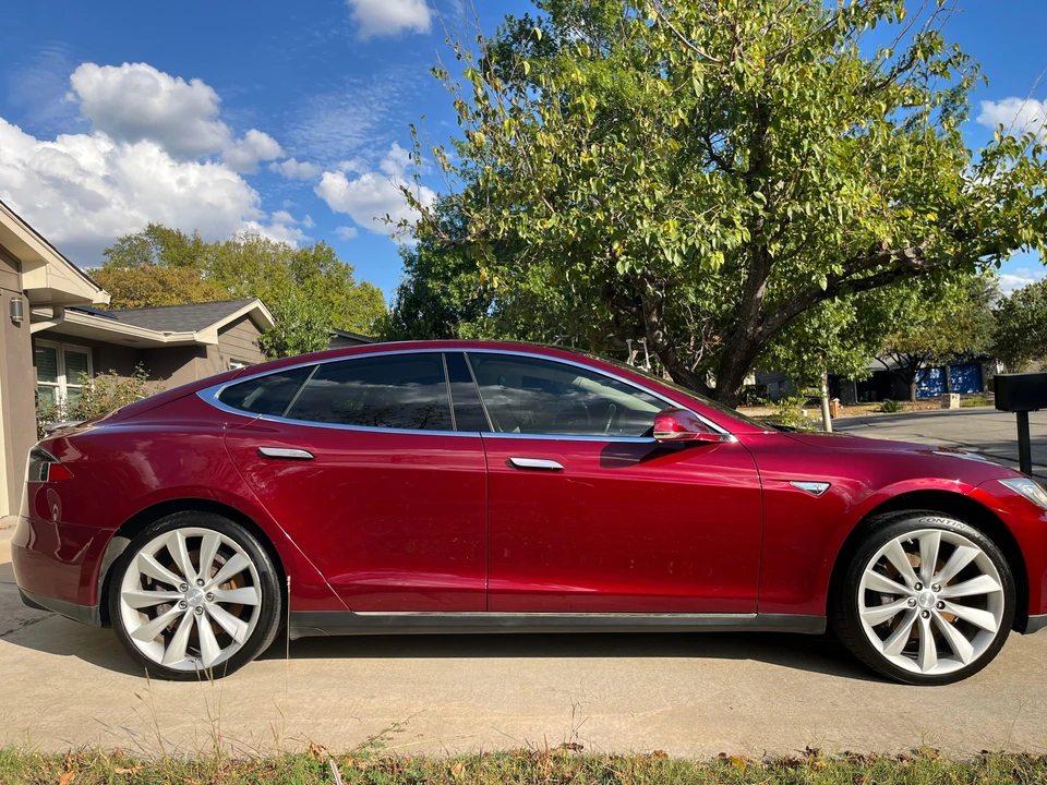2012 Tesla Model S - Image 23 of 31