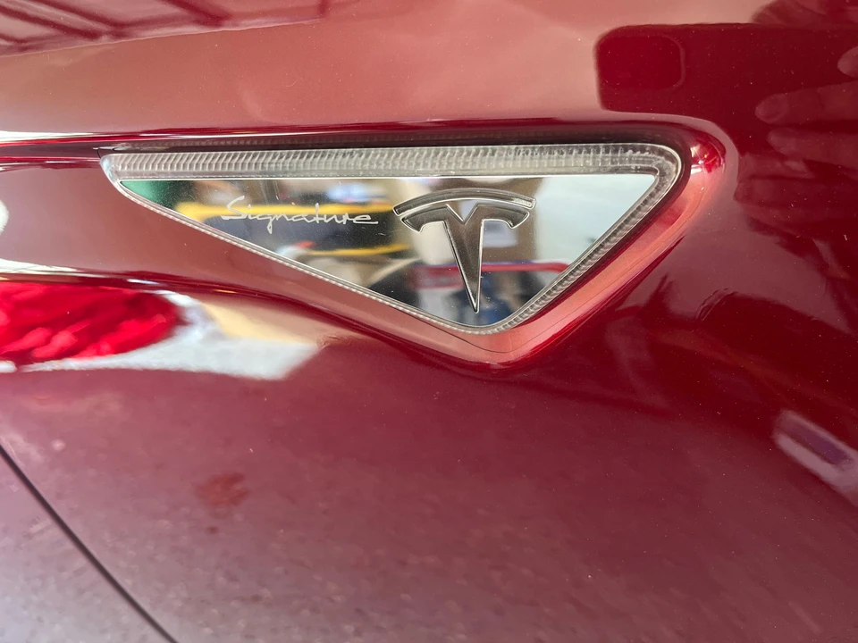 2012 Tesla Model S - Image 27 of 31