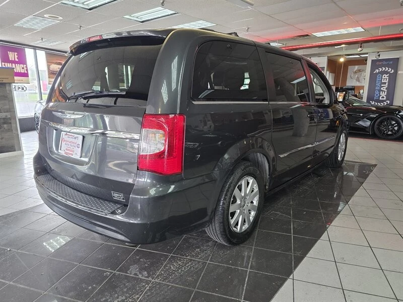 2012 Chrysler Town & Country - Image 4 of 4