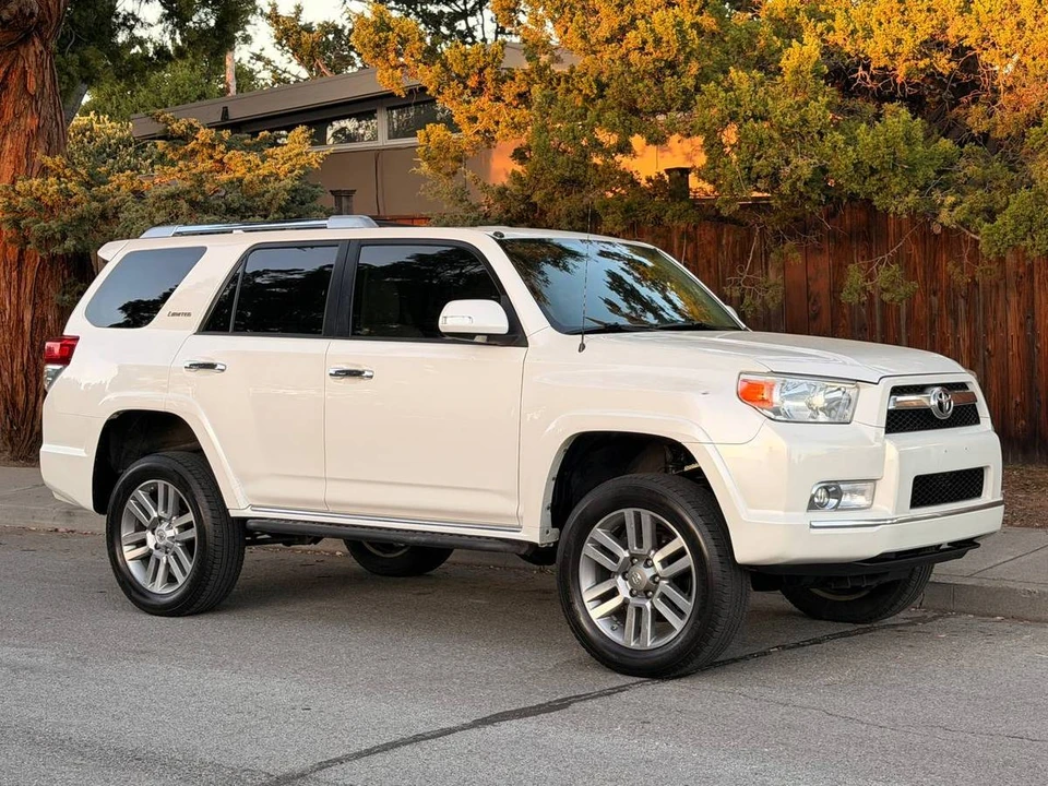 2012 Toyota 4Runner 5th Gen - Image 3 of 13