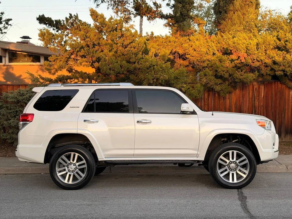 2012 Toyota 4Runner 5th Gen - Image 5 of 13