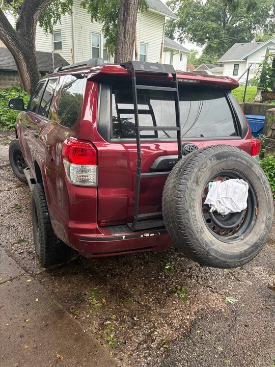 2012 Toyota 4Runner 5th Gen - Image 4 of 11