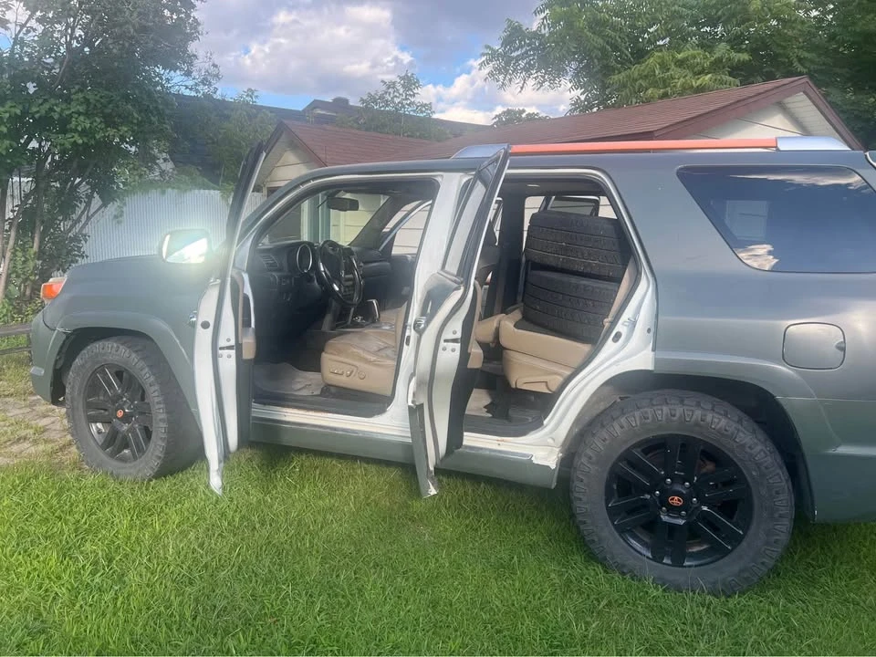 2012 Toyota 4Runner 5th Gen - Image 9 of 10