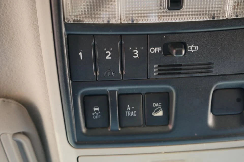 2012 Toyota 4Runner 5th Gen - Image 18 of 19
