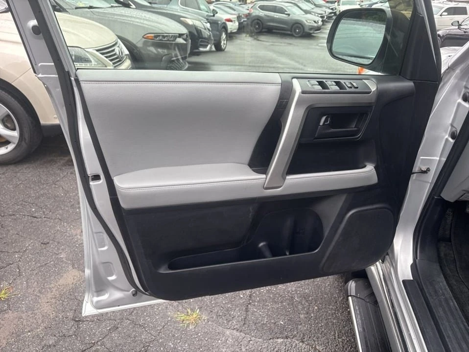 2012 Toyota 4Runner 5th Gen - Image 5 of 20
