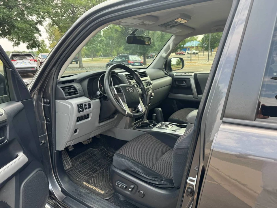 2012 Toyota 4Runner 5th Gen - Image 5 of 15