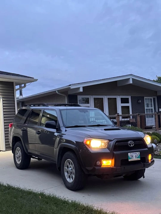 2012 Toyota 4Runner 5th Gen - Image 3 of 19
