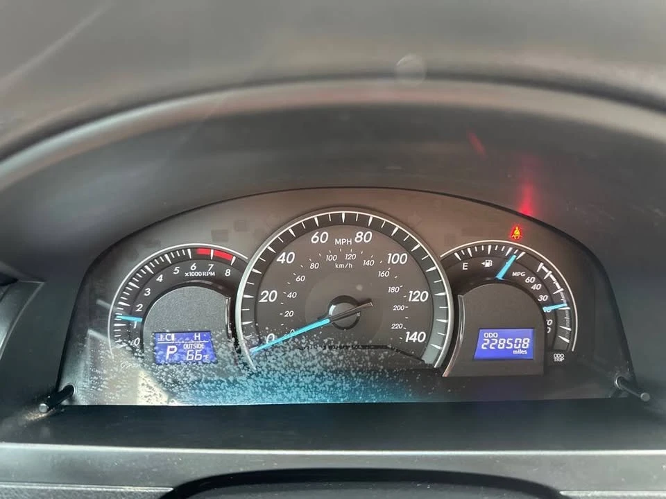 2012 Toyota Camry 7th Gen - Image 8 of 17