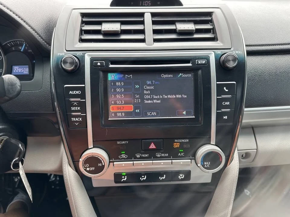 2012 Toyota Camry 7th Gen - Image 10 of 17