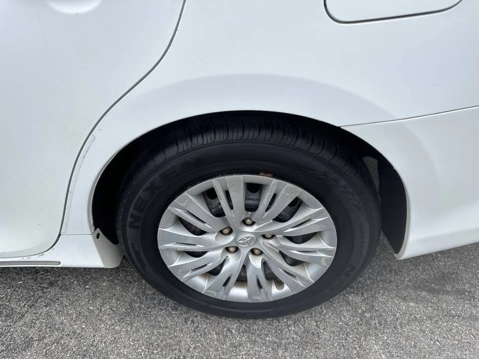 2012 Toyota Camry 7th Gen - Image 7 of 17