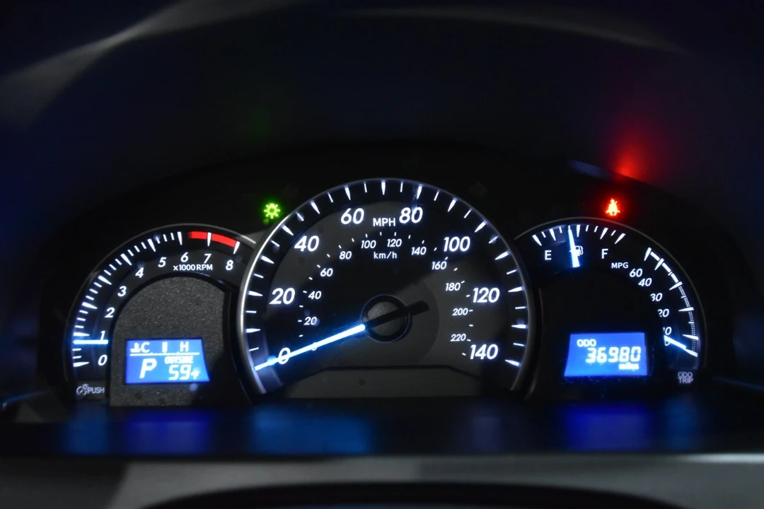 2012 Toyota Camry 7th Gen - Image 17 of 21