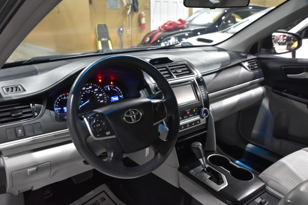 2012 Toyota Camry 7th Gen - Image 13 of 21