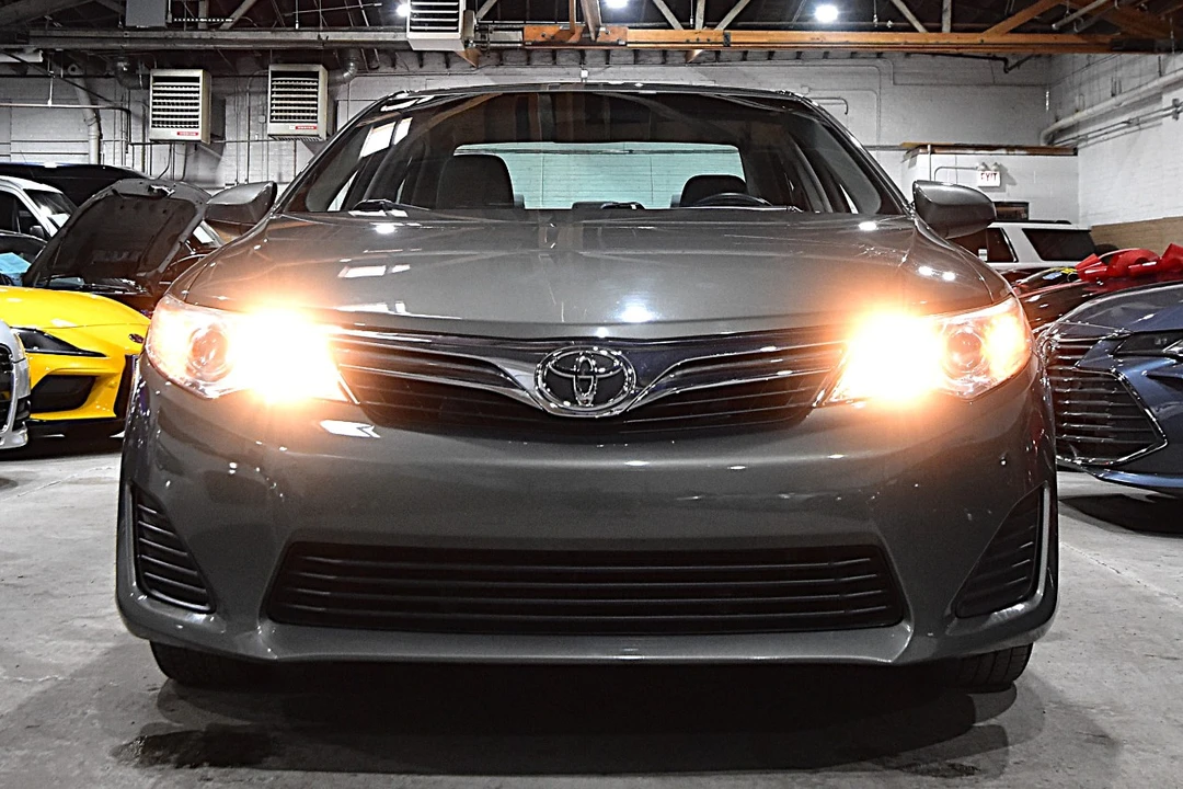 2012 Toyota Camry 7th Gen - Image 2 of 21