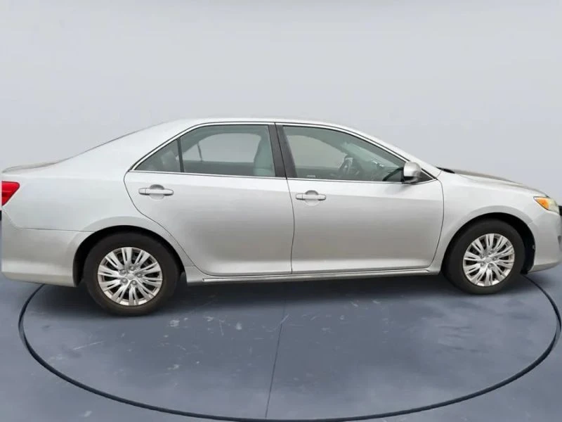 2012 Toyota Camry 7th Gen - Image 6 of 12