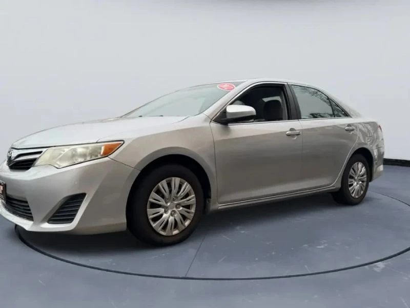 2012 Toyota Camry 7th Gen - Image 2 of 12