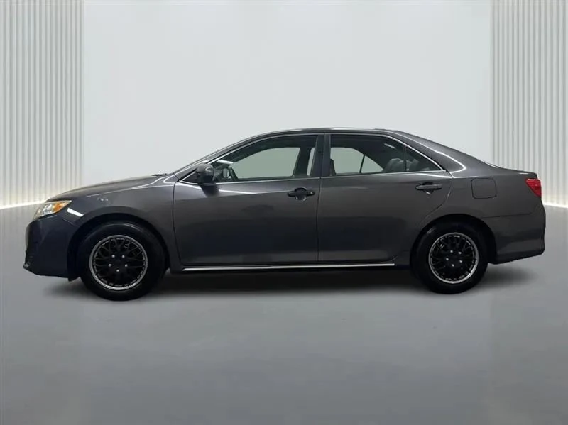 2012 Toyota Camry 7th Gen - Image 2 of 12