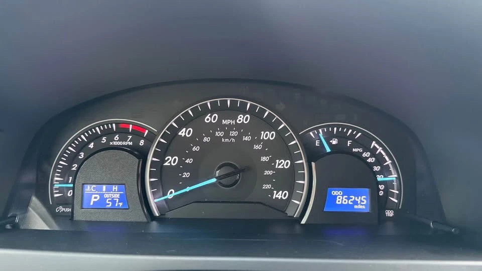 2012 Toyota Camry 7th Gen - Image 15 of 15