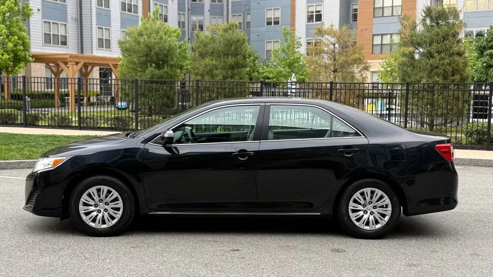 2012 Toyota Camry 7th Gen - Image 2 of 15