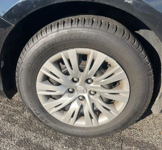 2012 Toyota Camry 7th Gen - Image 19 of 21