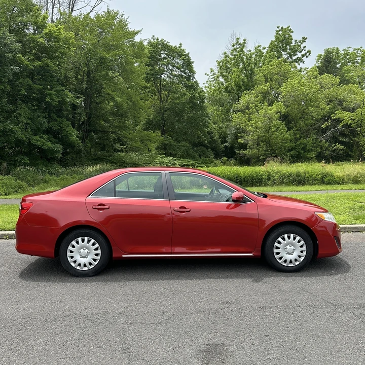 2012 Toyota Camry 7th Gen - Image 2 of 21