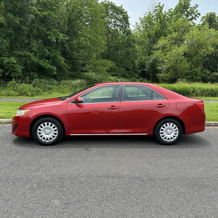 2012 Toyota Camry 7th Gen - Image 8 of 31