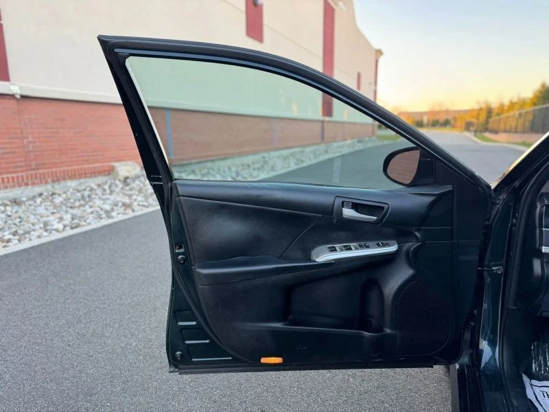 2012 Toyota Camry 7th Gen - Image 11 of 12