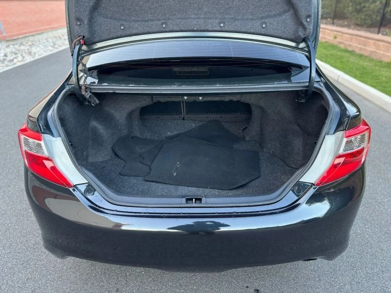 2012 Toyota Camry 7th Gen - Image 10 of 12