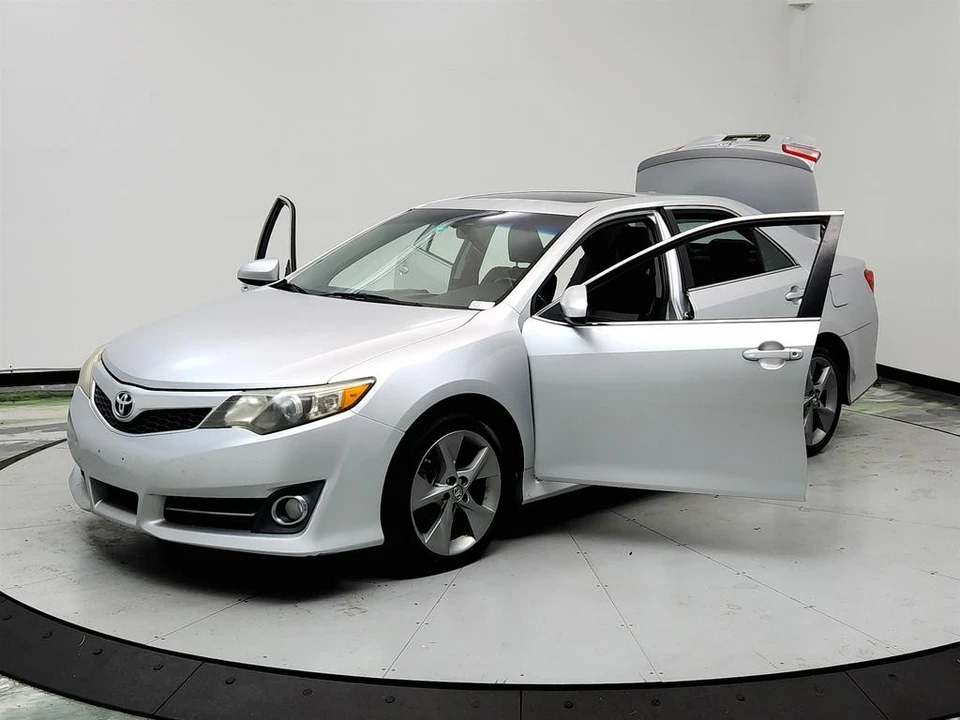 2012 Toyota Camry 7th Gen - Image 9 of 12