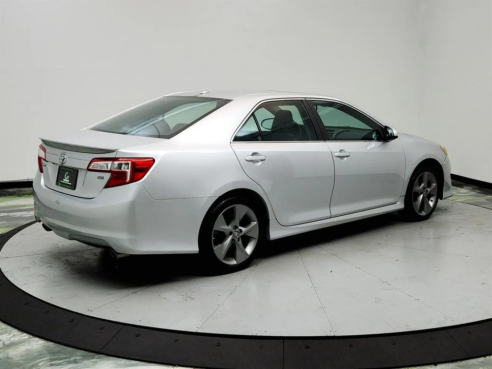 2012 Toyota Camry 7th Gen - Image 5 of 12