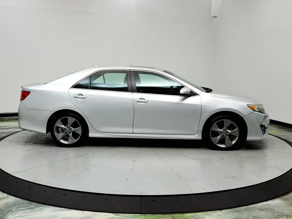 2012 Toyota Camry 7th Gen - Image 4 of 12
