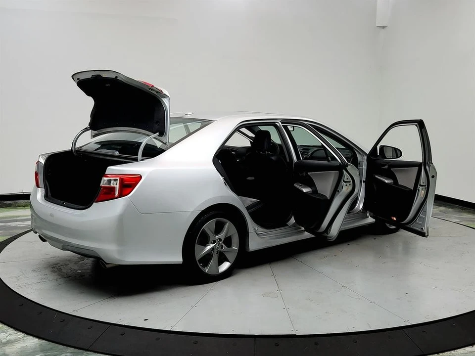 2012 Toyota Camry 7th Gen - Image 11 of 12