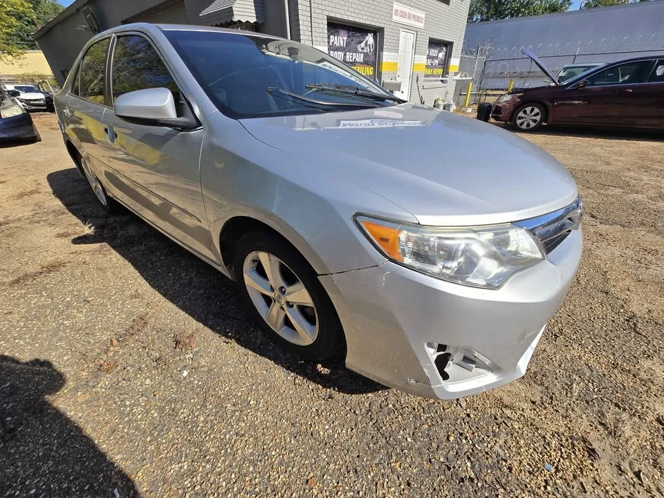 2012 Toyota Camry 7th Gen - Image 2 of 10