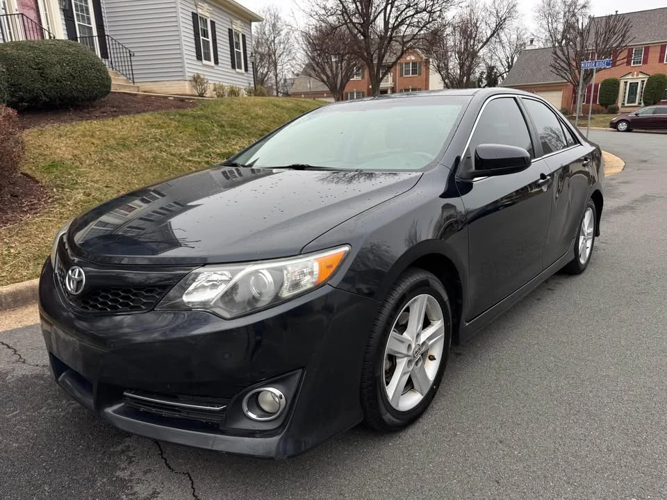 2012 Toyota Camry 7th Gen - Image 2 of 12