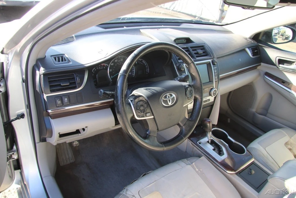 2012 Toyota Camry 7th Gen - Image 15 of 21