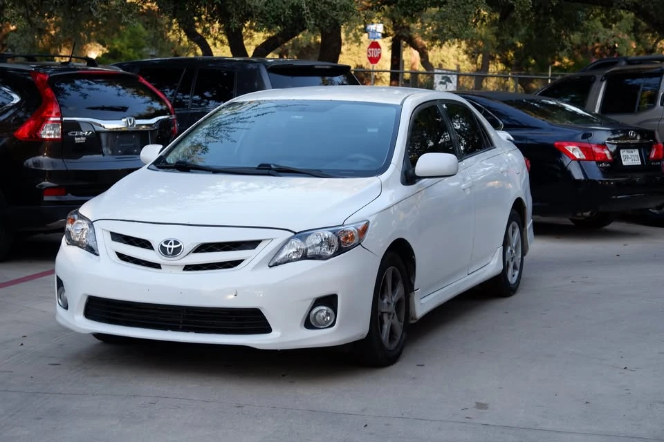2012 Toyota Corolla 10th Gen - Image 5 of 18