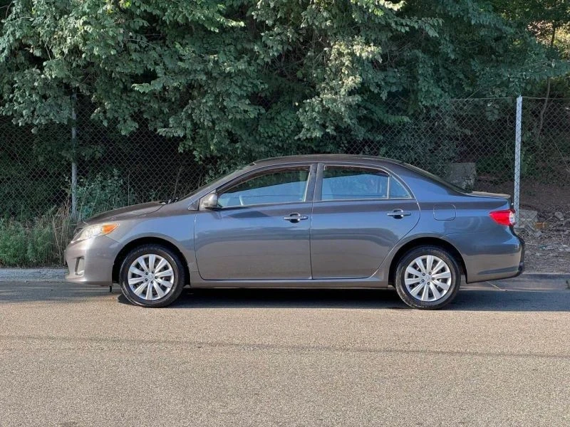 2012 Toyota Corolla 10th Gen - Image 5 of 12