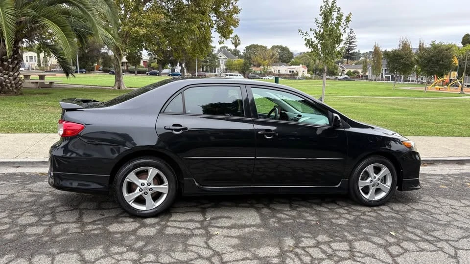 2012 Toyota Corolla 10th Gen - Image 13 of 18