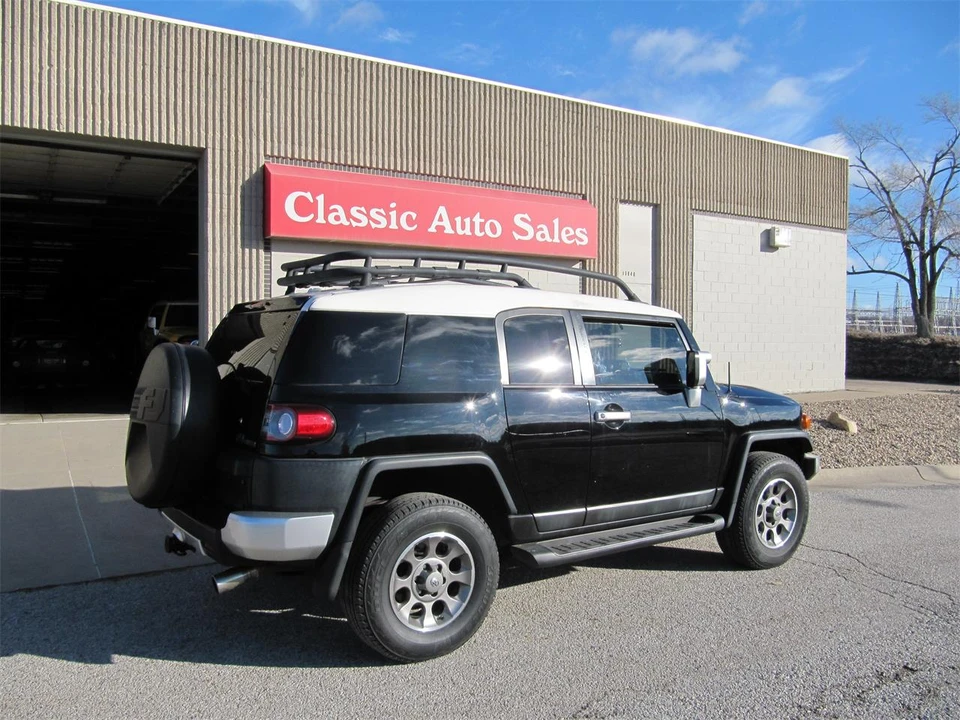 2012 Toyota FJ Cruiser - Image 4 of 21