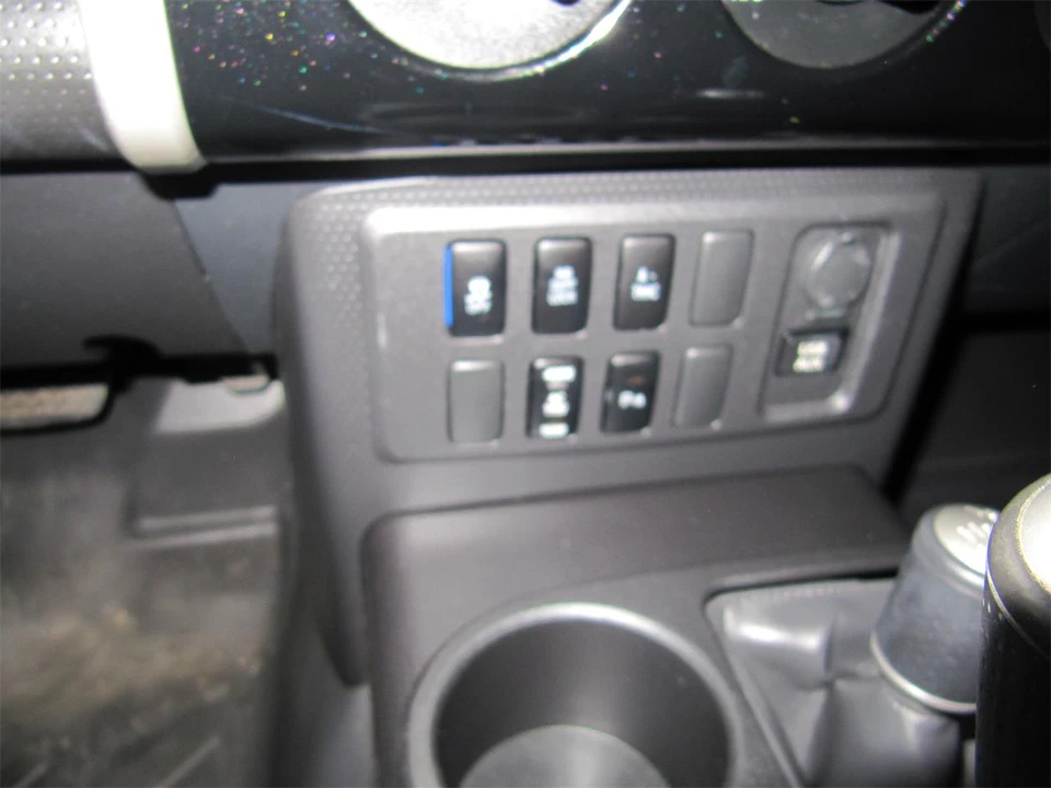 2012 Toyota FJ Cruiser - Image 17 of 21