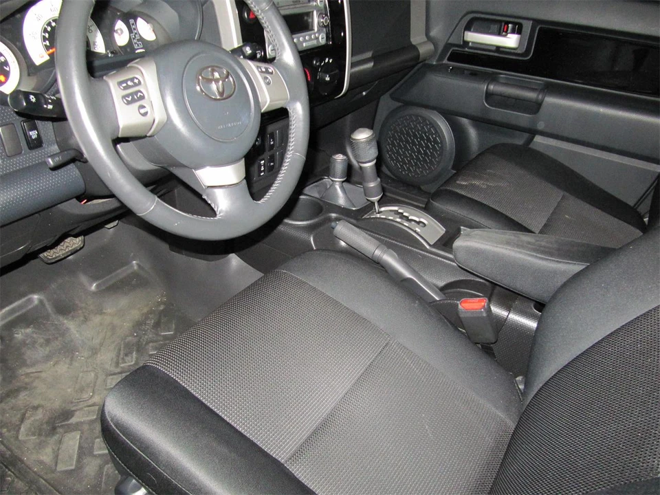 2012 Toyota FJ Cruiser - Image 18 of 21