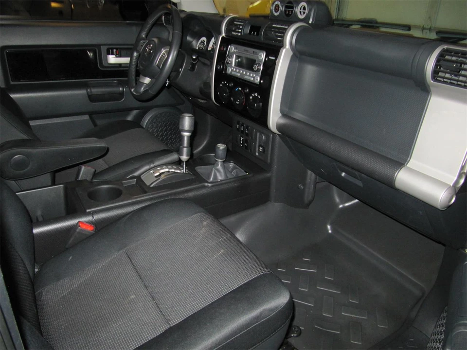2012 Toyota FJ Cruiser - Image 19 of 21