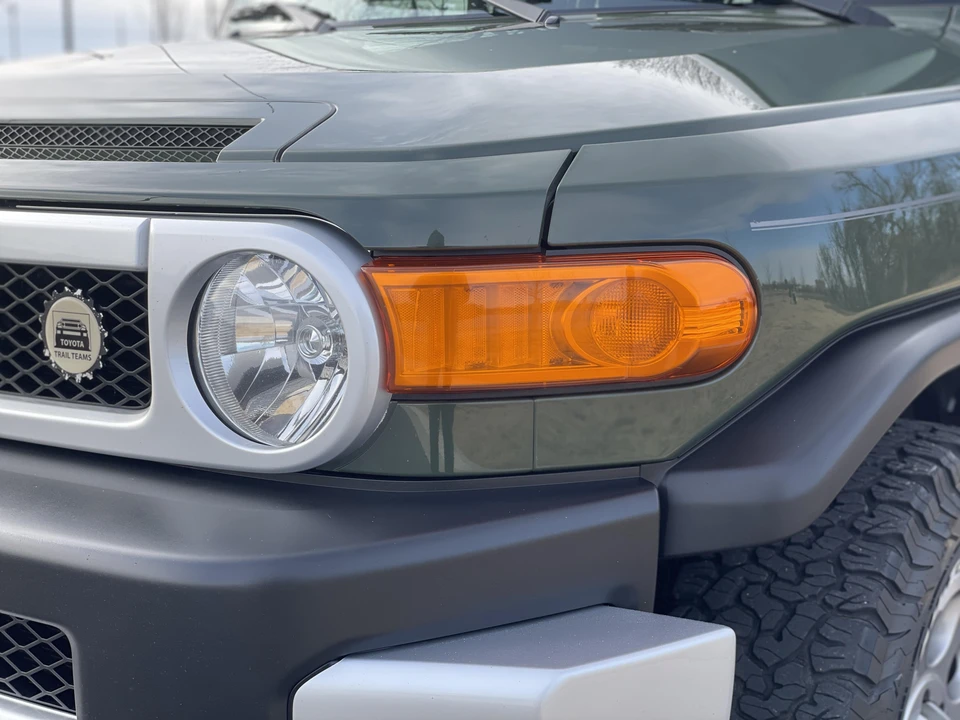 2012 Toyota FJ Cruiser - Image 24 of 31